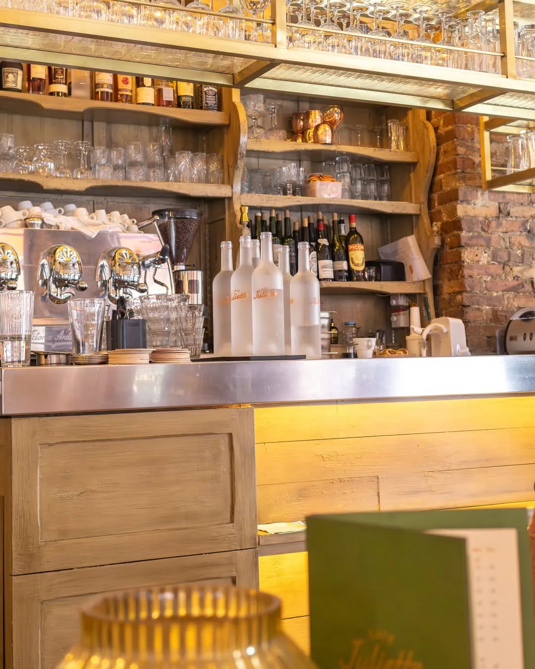 Bar et comptoir du Café Juliette
